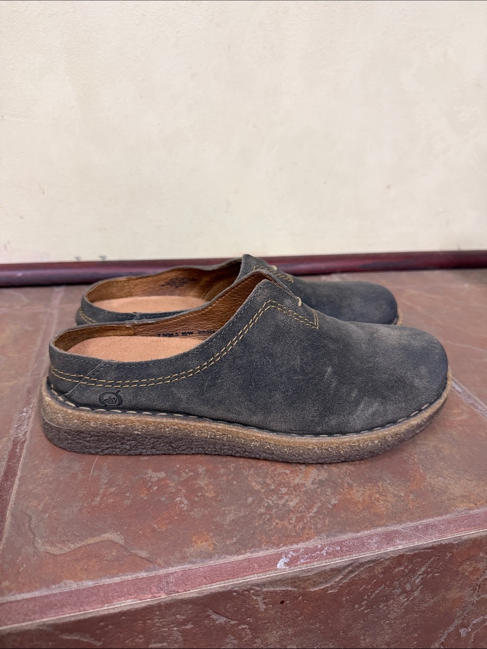 Born SEANA Clogs Dark Concrete Distressed 
style BR0044642